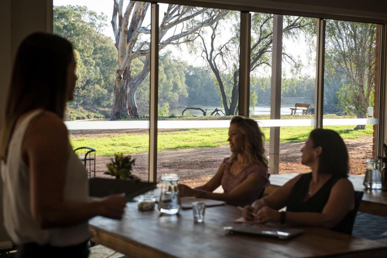 Cadell On The Murray Motel Moama Exterior photo